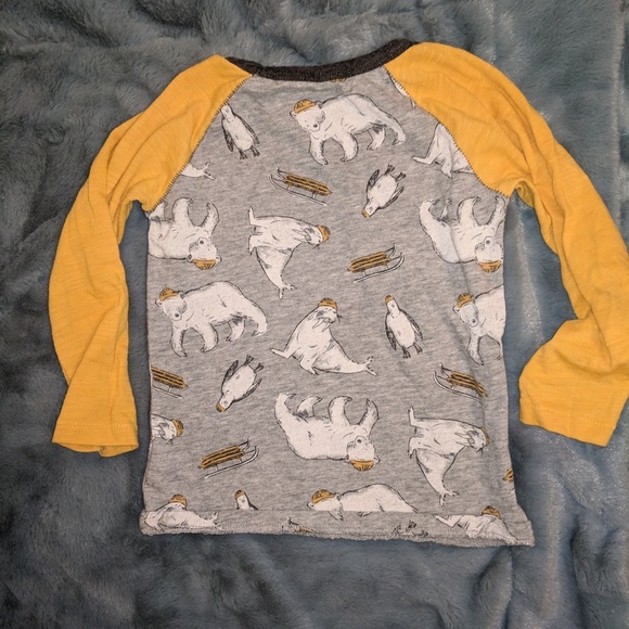 Old Navy winter animals long sleeve tee size 2T - Picture 2 of 3